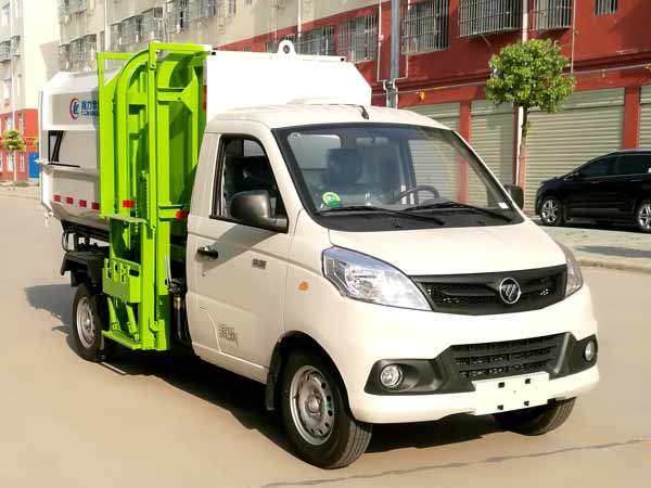 福田國六小型汽油自裝卸式垃圾車
