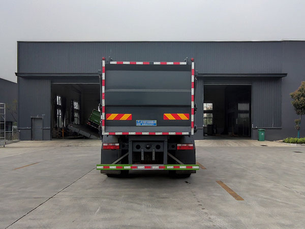 東風D9(12方）自裝卸式掛桶垃圾車