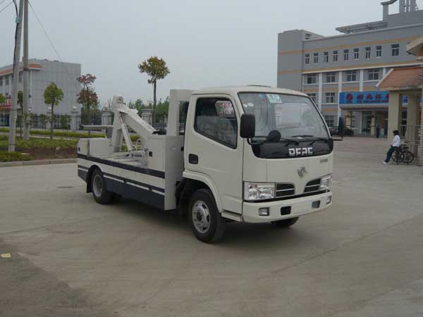 東風(fēng)小金霸道路清障車（原東風(fēng)小霸王）