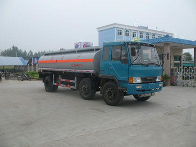 解放小三軸化工液體運(yùn)輸車