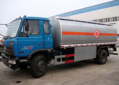 東風(fēng)145加油車