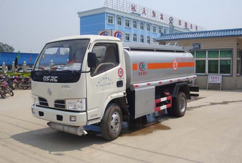 東風(fēng)小霸王加油車